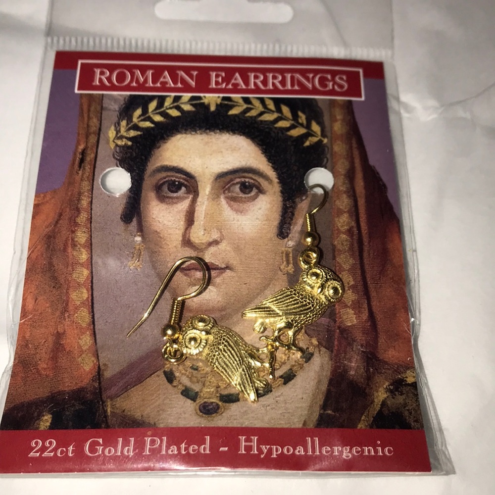 Authentic. Roman. Owl. Jewelry 22 karat. GF